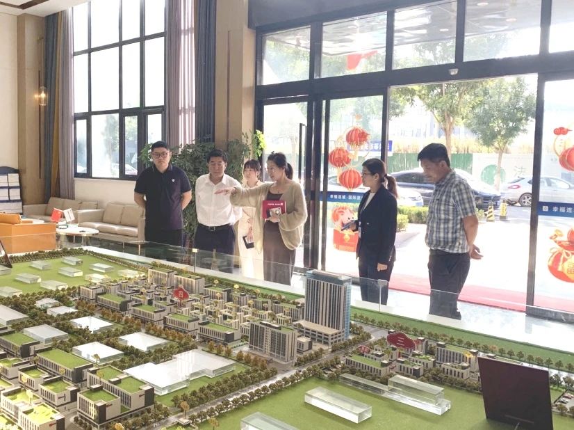 濟南高新區智能裝備產業發展中心主任凌寧一行調研幸福連城·國際激光谷