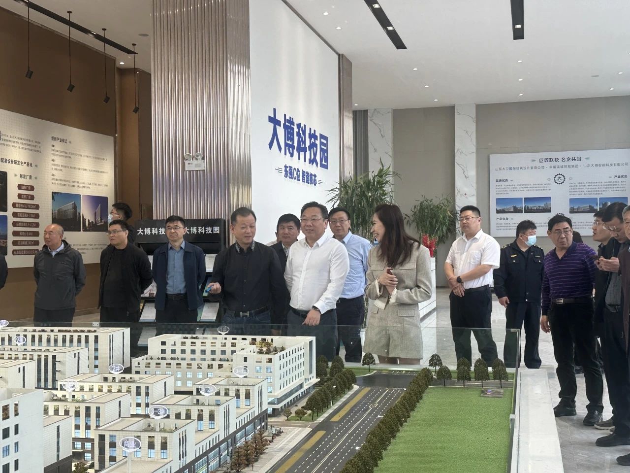 濟(jì)南市副市長(zhǎng)謝堃一行蒞臨大博科技園調(diào)研指導(dǎo)